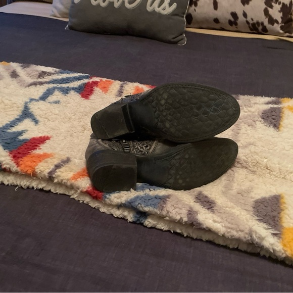Size 6 1/2 Corral booties. Charcoal in color - Picture 4 of 4